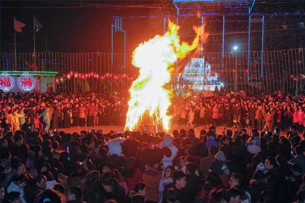 不朽情缘正月十五闹元宵“篝火晚会” 不朽情缘正月十五闹元宵“篝火晚会”